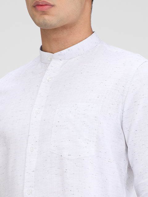 Men's Off White Solid Slim Fit Shirts